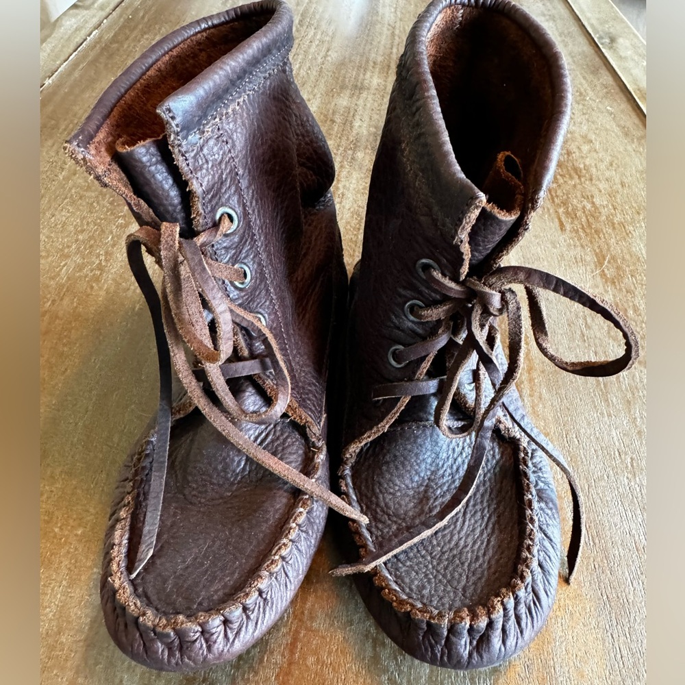 Manitobah Mukluks moccasins NEW!